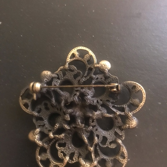 Green Rhinestone Brooch - Picture 2 of 2